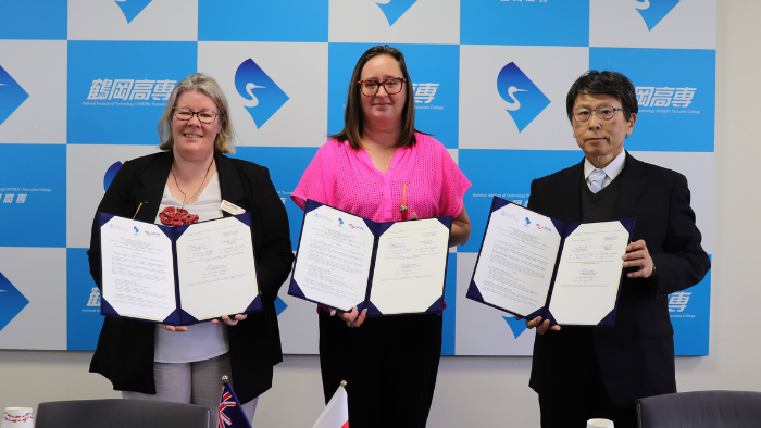 Signing Ceremony with UCOL, Whanganui District Council and National Institute of Technology Tsuruoka College Signing Ceremony with UCOL, Whanganui District Council and National Institute of Technology Tsuruoka College